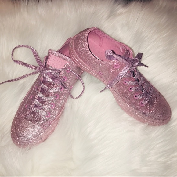 Converse Chuck Taylor All Star Low Tops - Picture 4 of 6